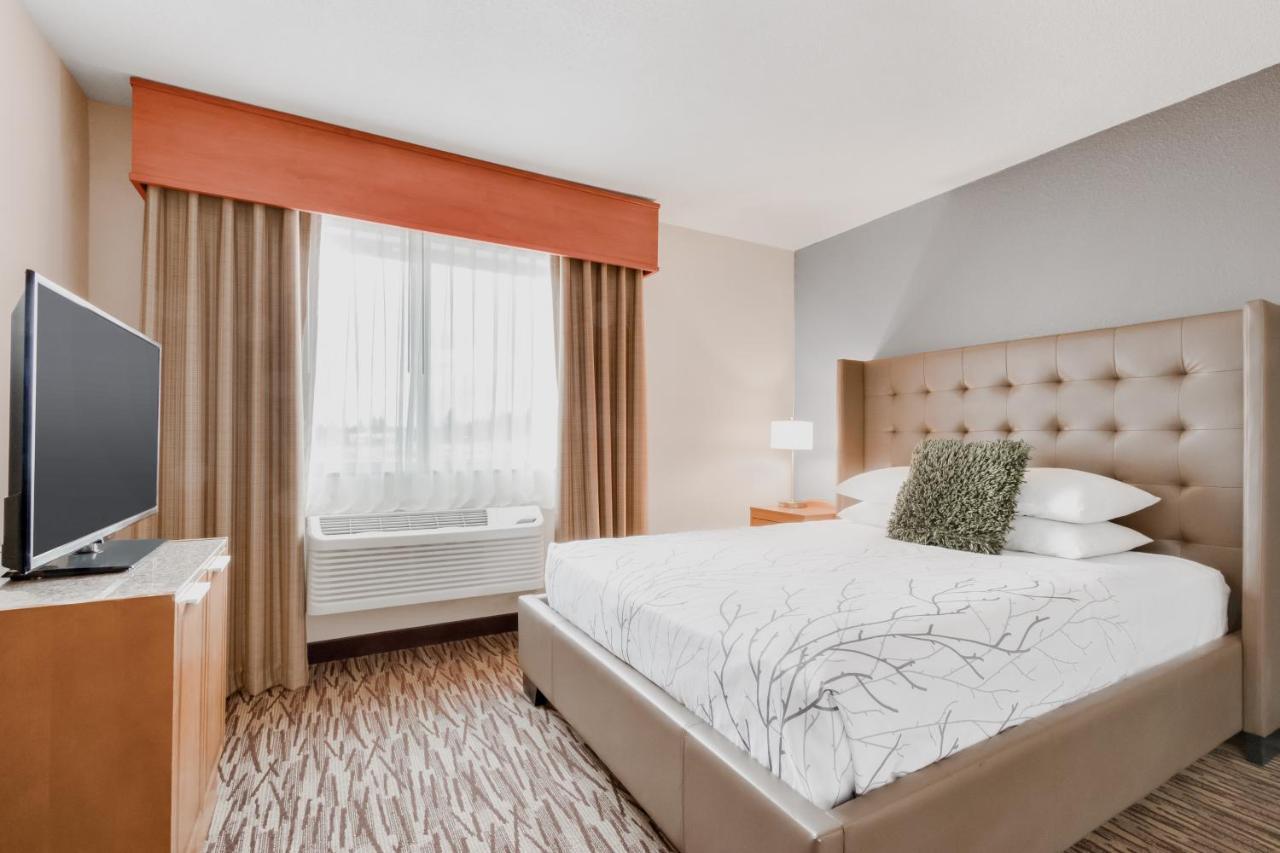 Best Western Plus Peppertree Airport Inn Еъруей Хайтс Екстериор снимка
