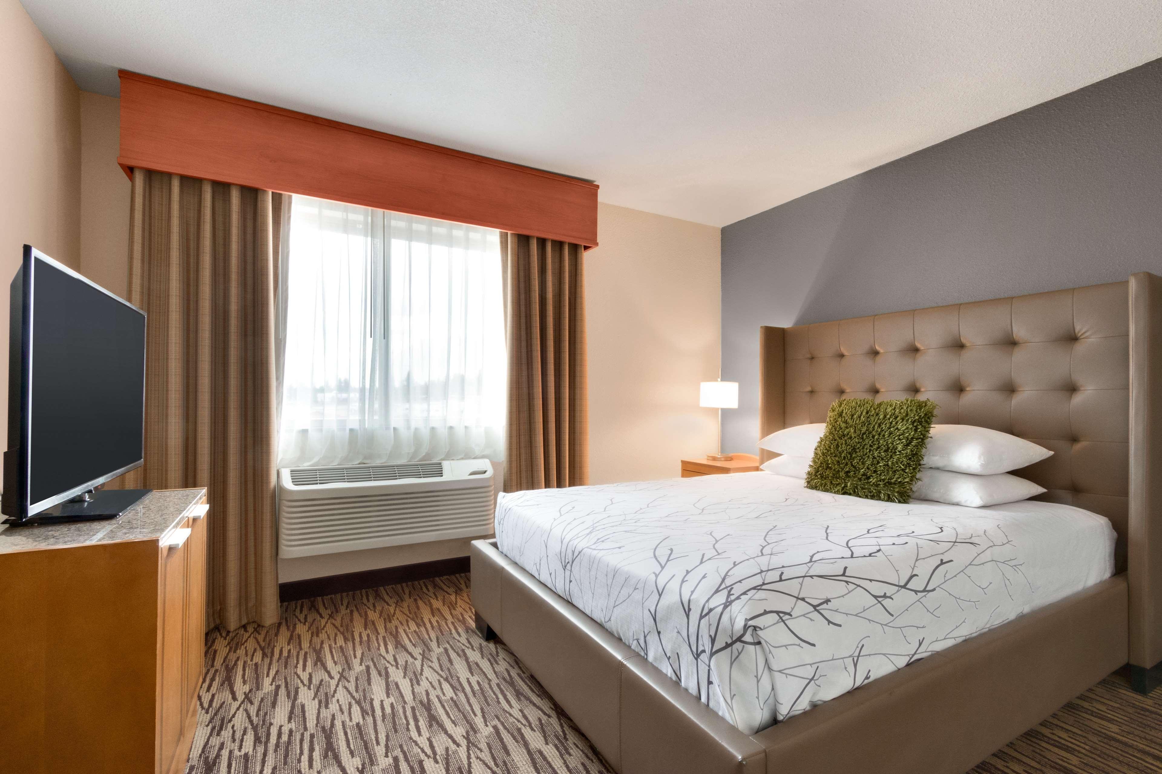 Best Western Plus Peppertree Airport Inn Еъруей Хайтс Екстериор снимка