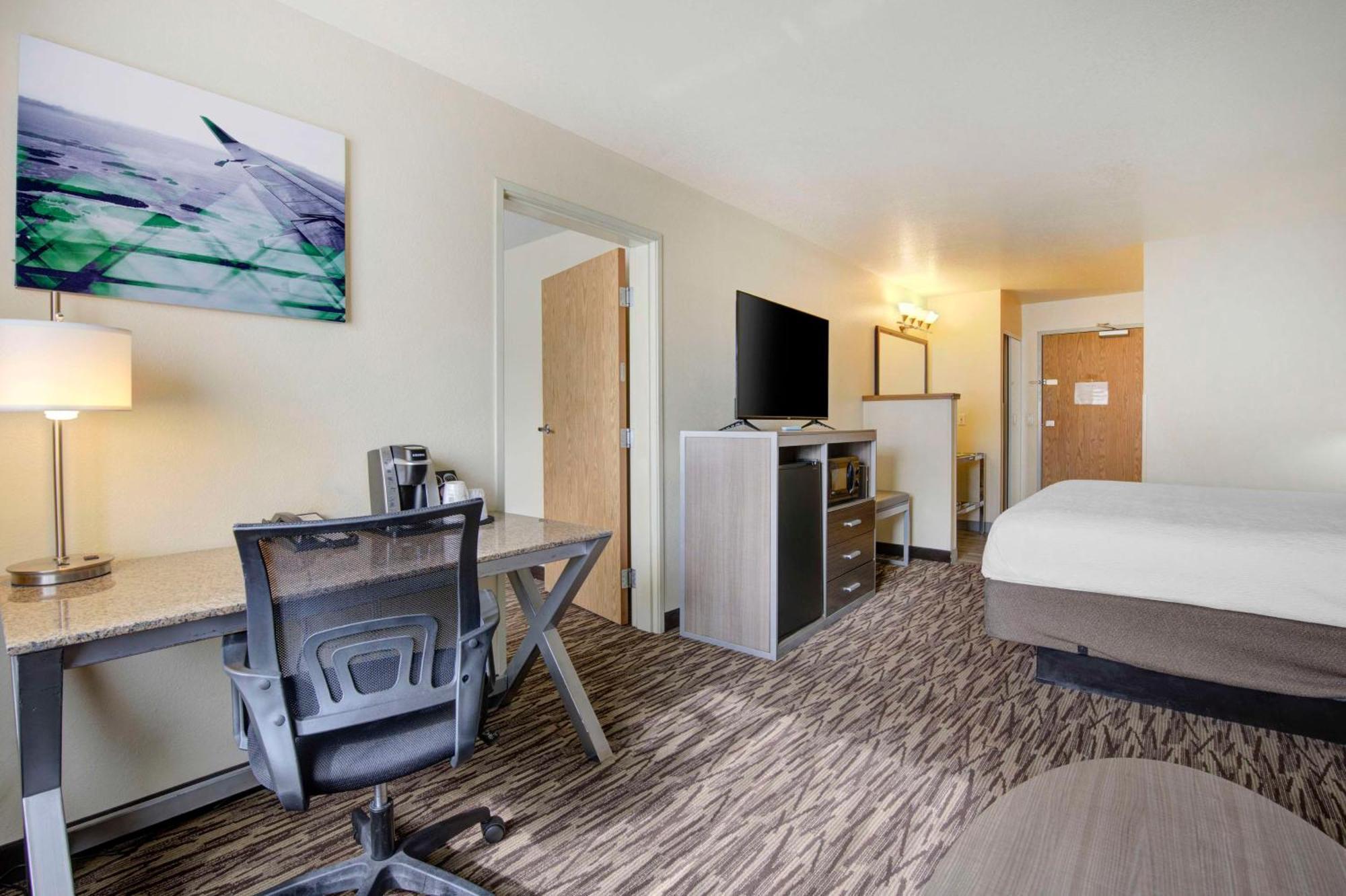Best Western Plus Peppertree Airport Inn Еъруей Хайтс Екстериор снимка