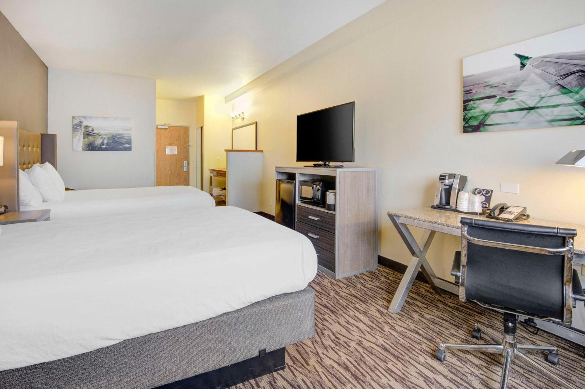 Best Western Plus Peppertree Airport Inn Еъруей Хайтс Екстериор снимка