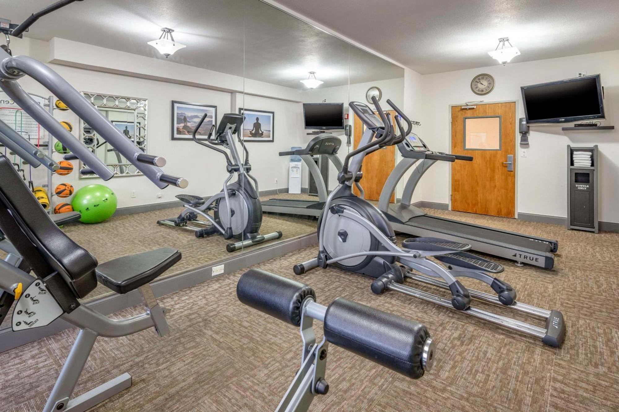 Best Western Plus Peppertree Airport Inn Еъруей Хайтс Екстериор снимка