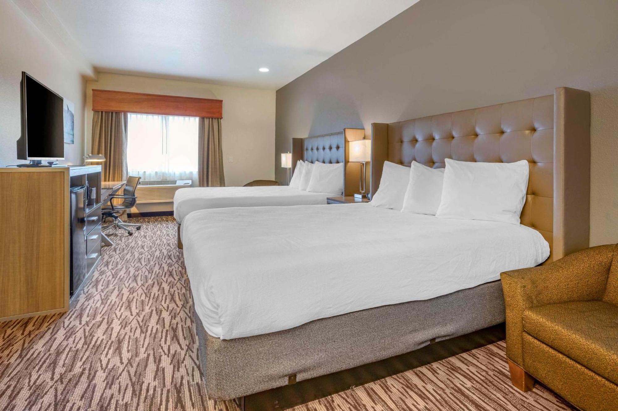 Best Western Plus Peppertree Airport Inn Еъруей Хайтс Екстериор снимка