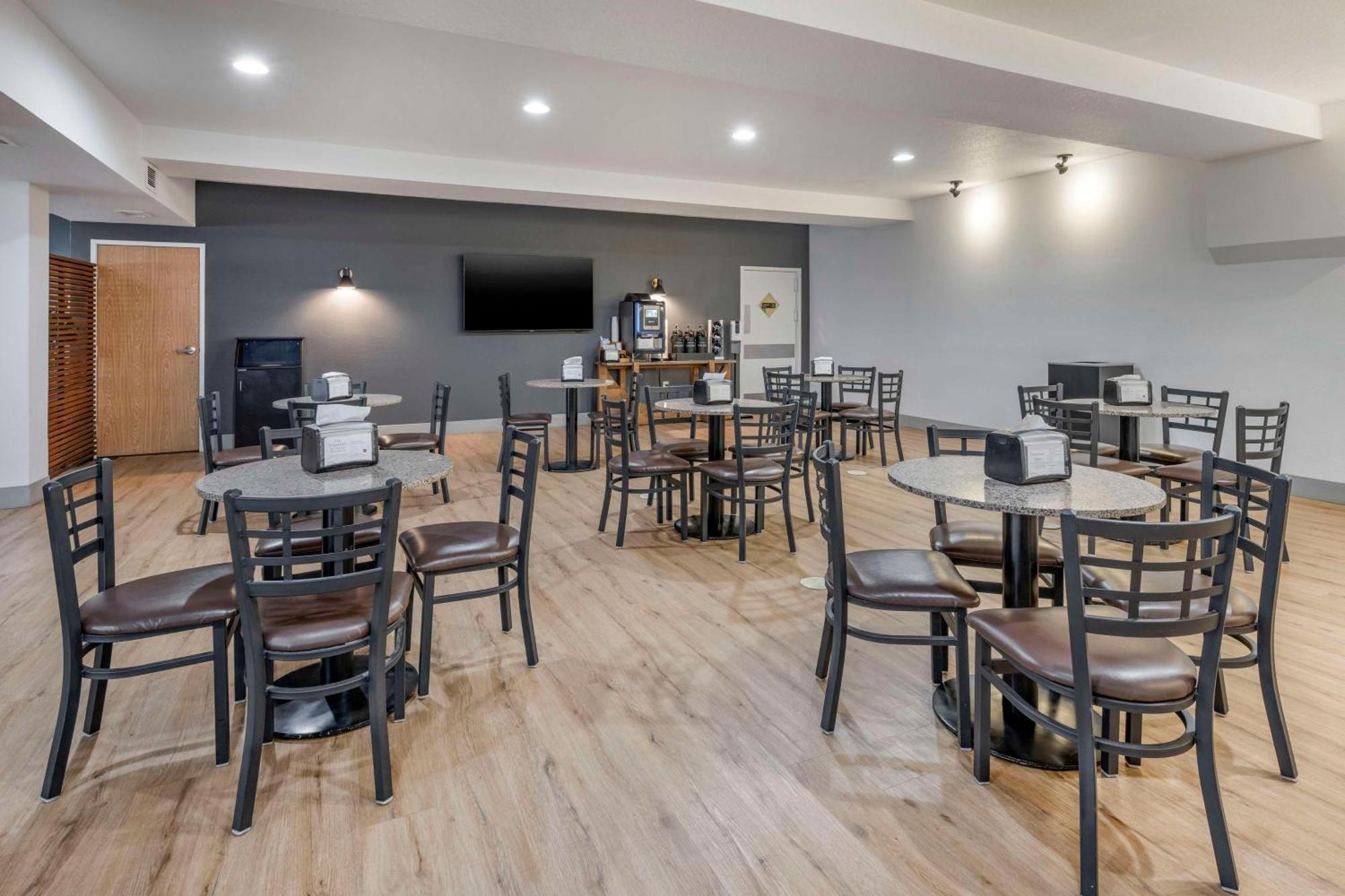 Best Western Plus Peppertree Airport Inn Еъруей Хайтс Екстериор снимка